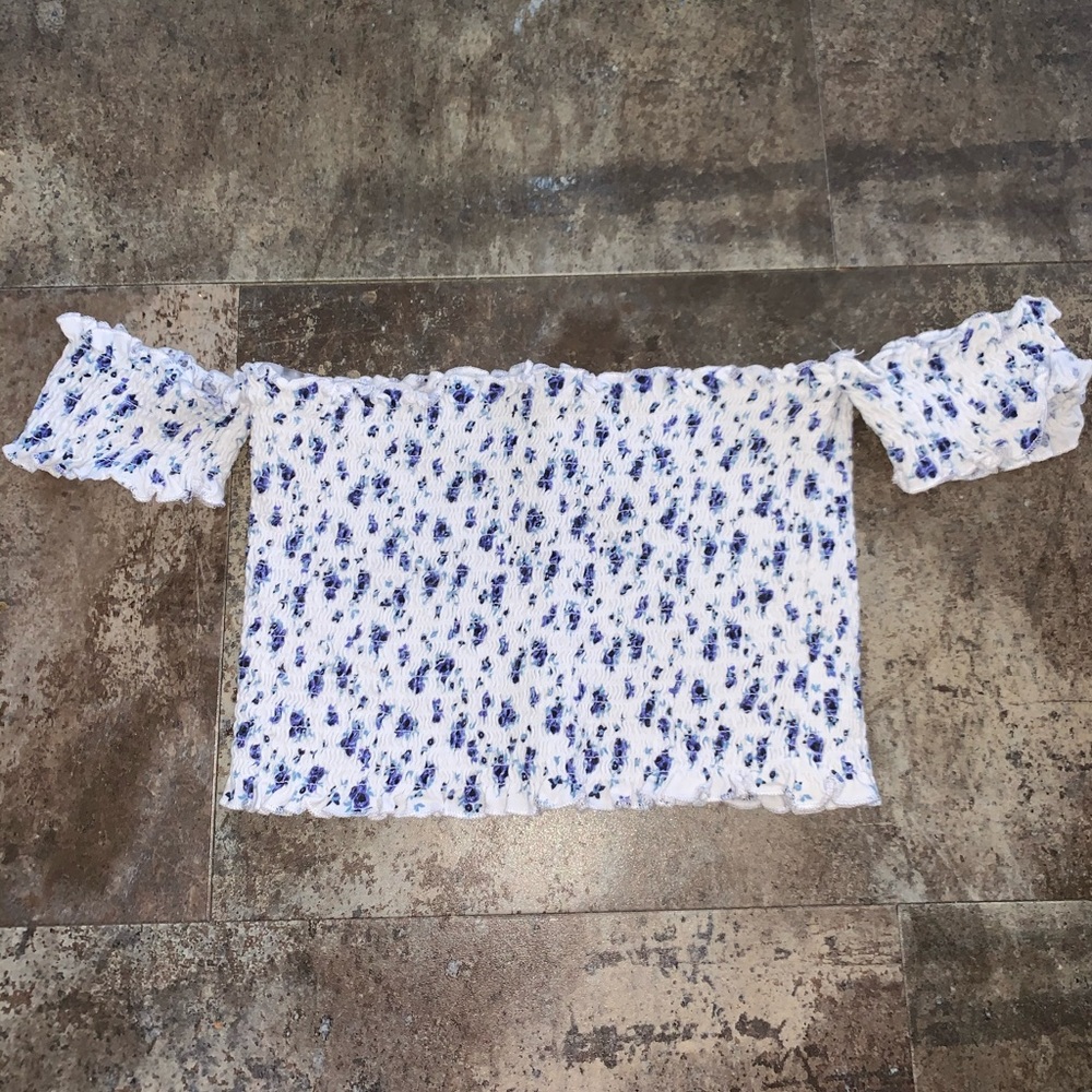 PacSun MetoWe off the should crop top